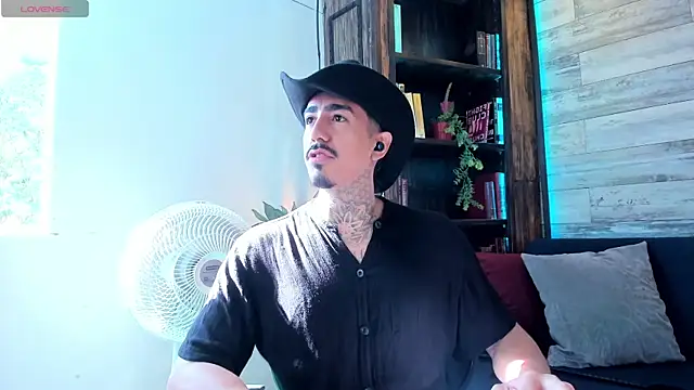 Snapshot of Donovan_Desmond chatting on 06-17-26, 08:10 Donovan Desmond online show from 06-17-26, 08:10