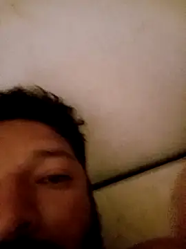 Snapshot of hendy692 chatting on 10-12-25, 12:15 hendy692 online show from 10-12-25, 12:15