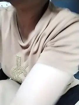 Snapshot of Mie_rose chatting on 10-19-25, 01:45 Mie rose online show from 10-19-25, 01:45