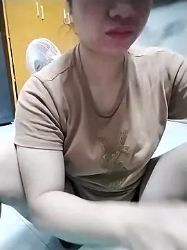 Mie rose online show from 04-18-26, 01:31