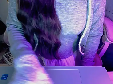 Snapshot of ahoa_Tk chatting on 11-08-25, 05:51 ahoa Tk online show from 11-08-25, 05:51