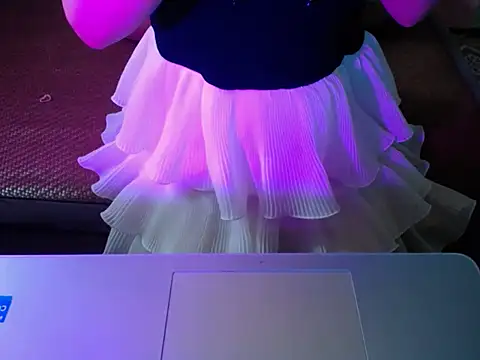 Snapshot of ahoa_Tk chatting on 11-11-25, 05:18 ahoa Tk online show from 11-11-25, 05:18