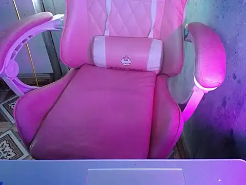 Snapshot of ahoa_Tk chatting on 12-15-25, 04:50 ahoa Tk online show from 12-15-25, 04:50