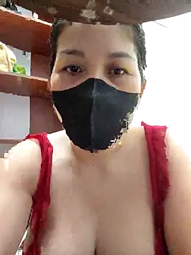 Snapshot of Ladymlem chatting on 11-11-25, 03:17 Ladymlem online show from 11-11-25, 03:17