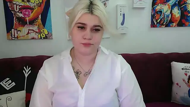 Snapshot of Amber_Monro chatting on 09-11-25, 03:17 Amber Monro online show from 09-11-25, 03:17
