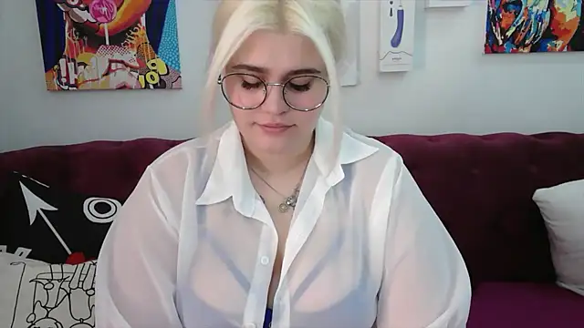 Snapshot of Amber_Monro chatting on 09-25-25, 01:53 Amber Monro online show from 09-25-25, 01:53