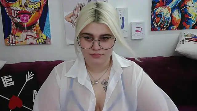 Snapshot of Amber_Monro chatting on 10-13-25, 01:49 Amber Monro online show from 10-13-25, 01:49