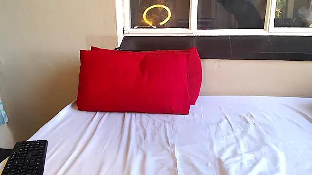 Snapshot of PetiteEbonyBabe chatting on 10-22-25, 08:58 PetiteEbonyBabe online show from 10-22-25, 08:58