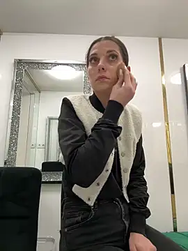 EllyLynn online show from 03-05-26, 06:48