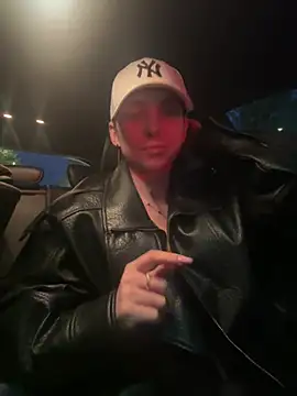 EllyLynn online show from 04-23-26, 05:37