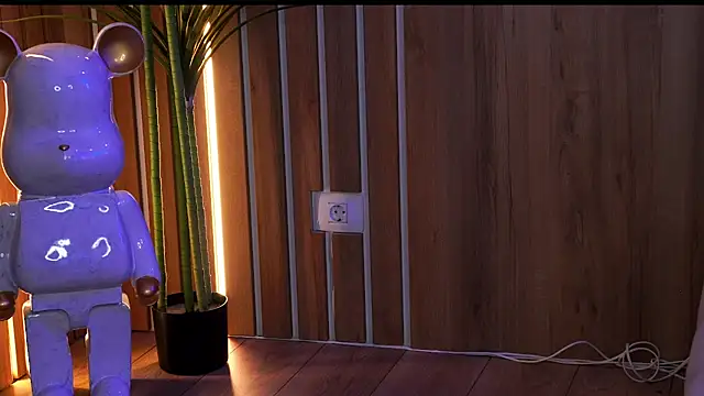 EllyLynn online show from 04-24-26, 06:10