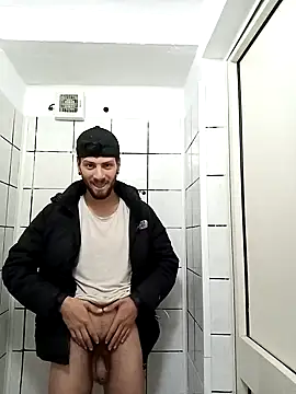 Snapshot of maxim27070 chatting on 02-26-26, 04:06 maxim27070 online show from 02-26-26, 04:06