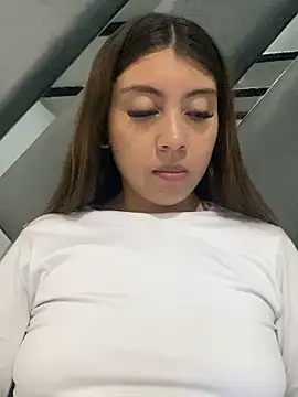 Sara-cooper2 online show from 02-11-26, 08:25