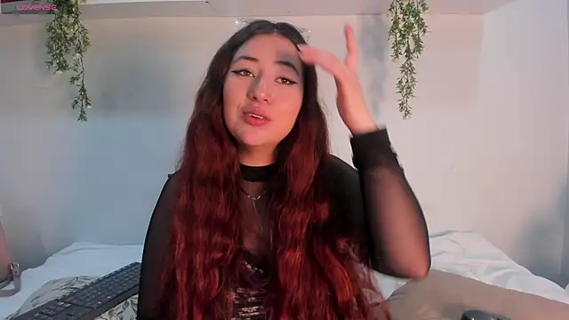 Nicolle Evanss  online show from 05-14-26, 03:35