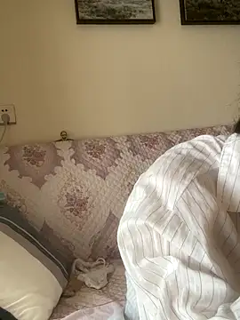 Mier-cn online show from 09-10-25, 01:49