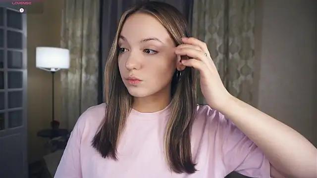 NguyetHankey online show from 10-13-25, 03:23