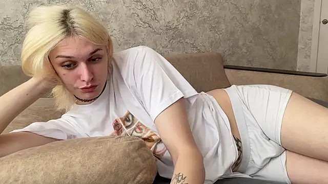 Snapshot of evelina228 chatting on 09-29-25, 07:02 evelina228 online show from 09-29-25, 07:02