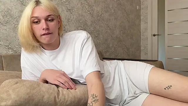 Snapshot of evelina228 chatting on 09-30-25, 06:51 evelina228 online show from 09-30-25, 06:51