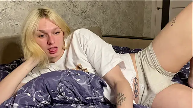 Snapshot of evelina228 chatting on 11-18-25, 07:51 evelina228 online show from 11-18-25, 07:51