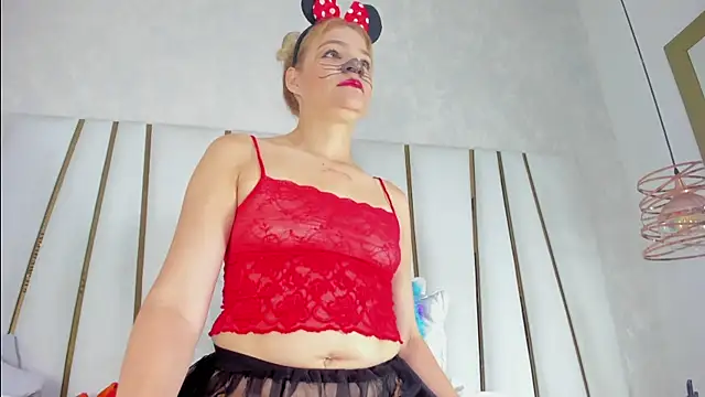 Snapshot of bonnie_sm chatting on 10-25-25, 11:51 bonnie sm online show from 10-25-25, 11:51