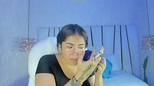 Snapshot of bonnie_sm chatting on 10-29-25, 07:15 bonnie sm online show from 10-29-25, 07:15