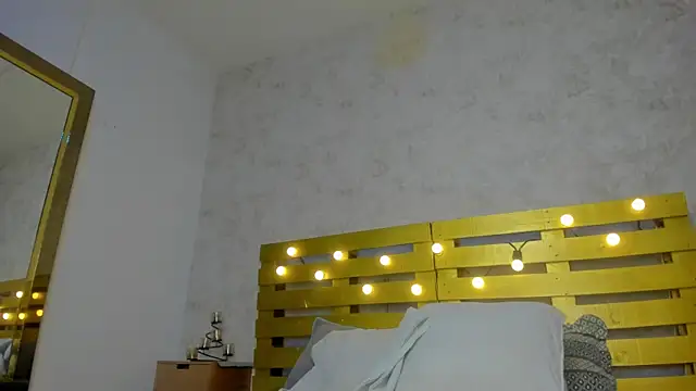 Snapshot of bonnie_sm chatting on 11-23-25, 07:02 bonnie sm online show from 11-23-25, 07:02