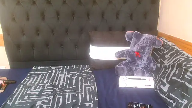 Snapshot of Sexy_PureFire chatting on 11-12-25, 04:07 Sexy PureFire online show from 11-12-25, 04:07