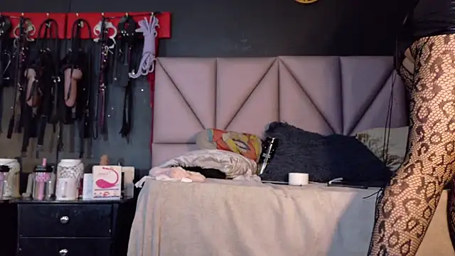 EvaSabath online show from 04-23-26, 04:42