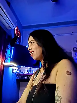 Snapshot of Love_Beauty01 chatting on 02-15-26, 06:59 Love Beauty01 online show from 02-15-26, 06:59