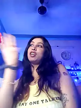 Snapshot of Love_Beauty01 chatting on 03-03-26, 06:58 Love Beauty01 online show from 03-03-26, 06:58