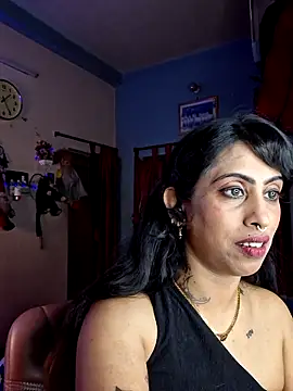 Love Beauty01 online show from 04-19-26, 07:27