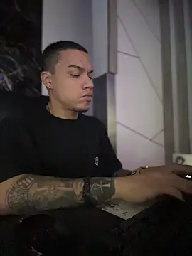 AlphaMasterXxx online show from 11-28-25, 11:46