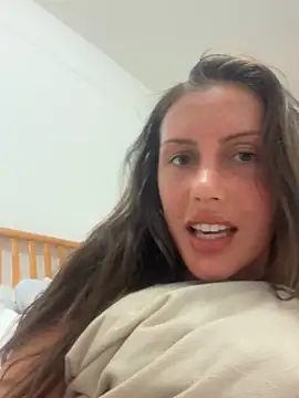 MilaRenee online show from 10-30-25, 08:20