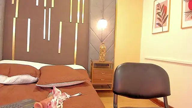 Snapshot of OliviGrace chatting on 09-19-25, 11:27 OliviGrace online show from 09-19-25, 11:27