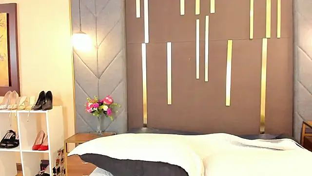 Snapshot of OliviGrace chatting on 10-29-25, 10:33 OliviGrace online show from 10-29-25, 10:33