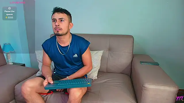 Valentiinoss online show from 07-12-26, 08:33