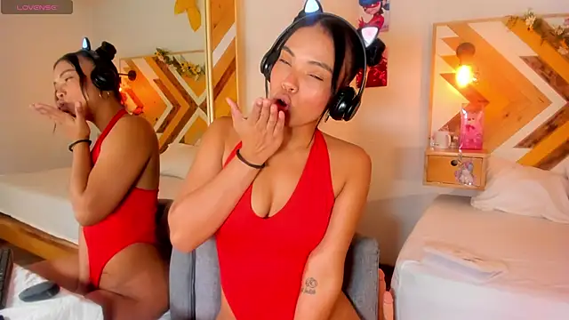 Snapshot of SoleneFontaine chatting on 10-11-25, 11:53 SoleneFontaine online show from 10-11-25, 11:53