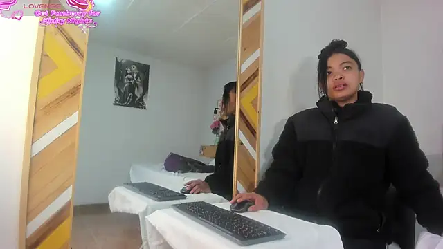 SoleneFontaine online show from 12-16-25, 12:10