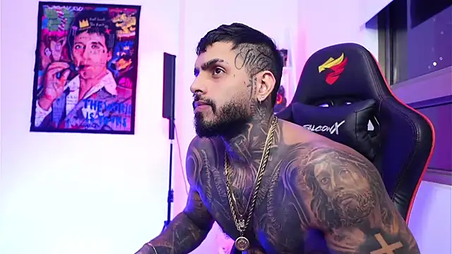 Snapshot of logan_hugh8 chatting on 11-12-25, 04:57 logan hugh8 online show from 11-12-25, 04:57