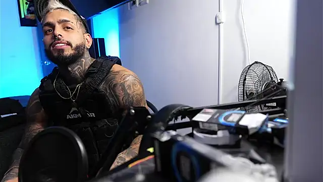 logan hugh8 online show from 02-18-26, 04:30