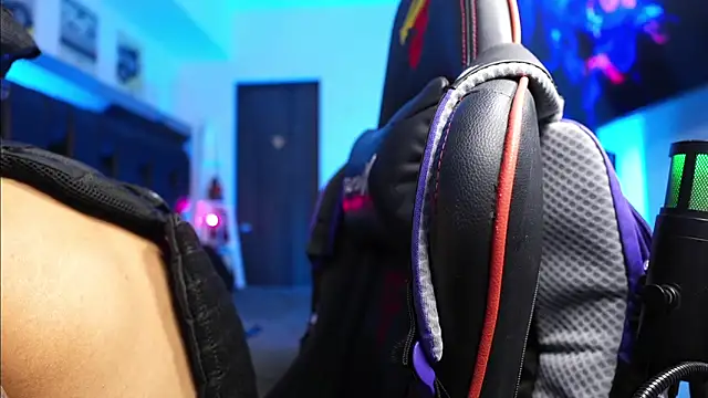 logan hugh8 online show from 02-26-26, 02:43