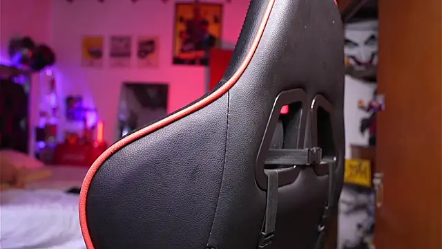 logan hugh8 online show from 04-04-26, 06:16