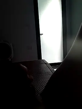 Snapshot of quoc85 chatting on 10-08-25, 12:08 quoc85 online show from 10-08-25, 12:08