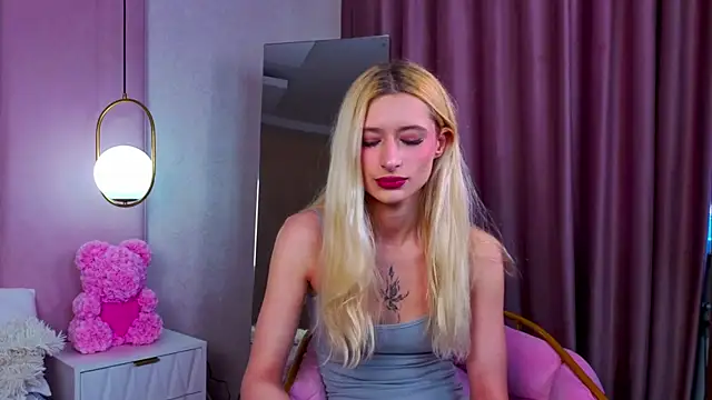 Monica Leen online show from 11-18-25, 06:29