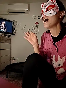 Snapshot of SweetSun69 chatting on 12-14-25, 02:22 SweetSun69 online show from 12-14-25, 02:22