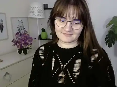 Julie Diamond online show from 10-27-25, 03:16