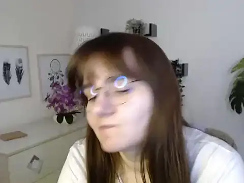 Julie Diamond online show from 11-20-25, 01:33