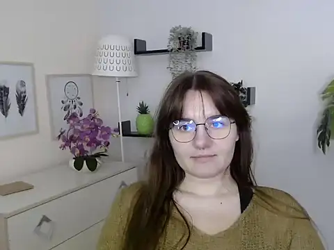 Julie Diamond online show from 11-26-25, 04:08