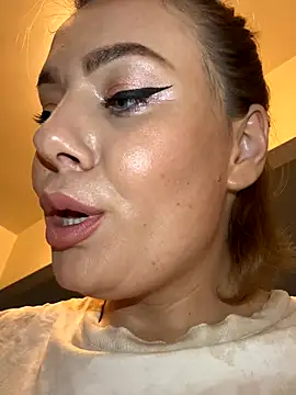 Snapshot of emmasweett11 chatting on 09-23-25, 12:19 emmasweett11 online show from 09-23-25, 12:19