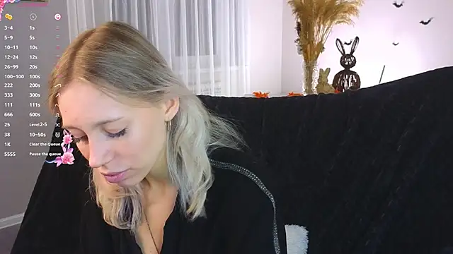 NyxaThorn online show from 11-02-25, 02:41